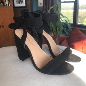 Bow tie ankle heels black like suede worn once